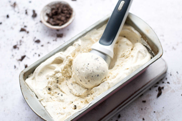 Zyliss Right Scoop Ice Cream Scoop, Gray